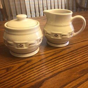 Longaberger creamer and sugar bowl🇺🇸